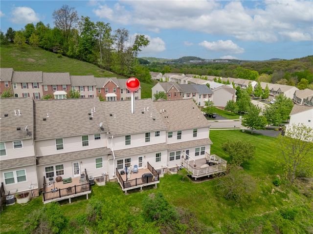 205 Broadstone Drive, Adams Twp, PA 16046