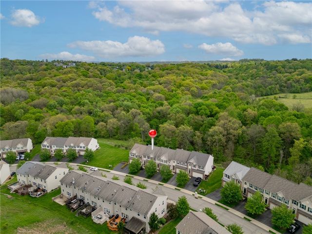 205 Broadstone Drive, Adams Twp, PA 16046