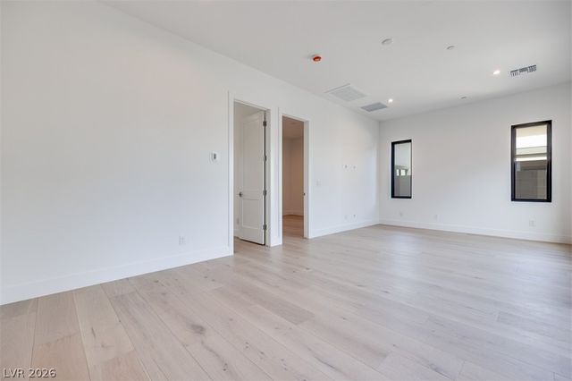 125 Tiller Point Street, Las Vegas, NV 89138