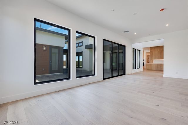 125 Tiller Point Street, Las Vegas, NV 89138