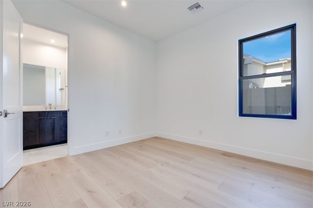 125 Tiller Point Street, Las Vegas, NV 89138