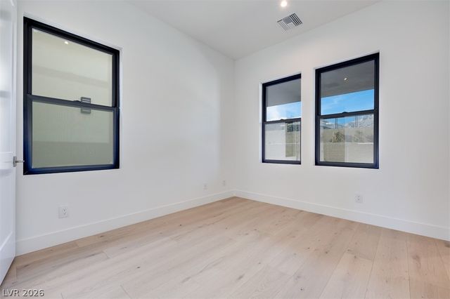 125 Tiller Point Street, Las Vegas, NV 89138