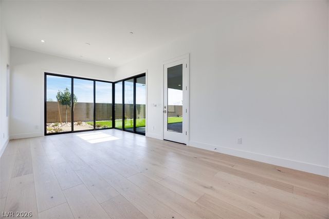 125 Tiller Point Street, Las Vegas, NV 89138