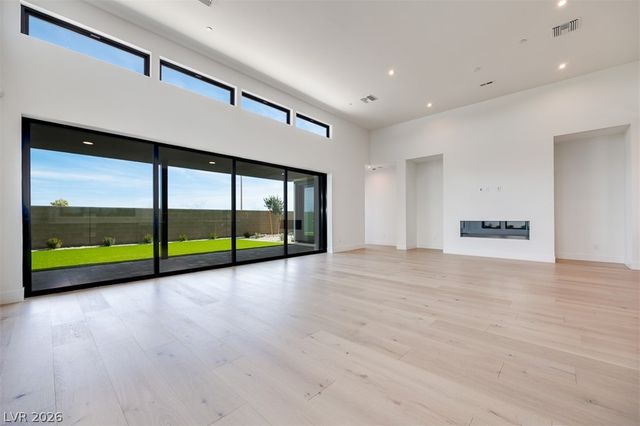 125 Tiller Point Street, Las Vegas, NV 89138