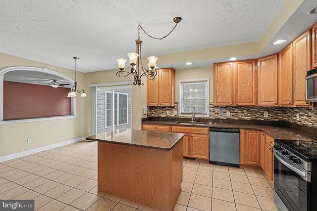 15 GRASSLAND ST, Stafford, VA 22554