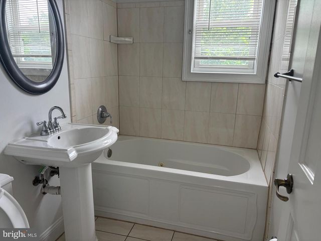 4800 C ST SE #201, Washington, DC 20019