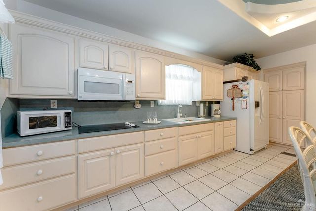 612 Sand Dollar Drive, Port Isabel, TX 78578