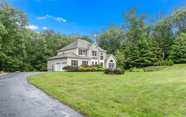 8 Whispering Woods Ln, Sparta Twp., NJ 07871