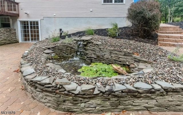 8 Whispering Woods Ln, Sparta Twp., NJ 07871