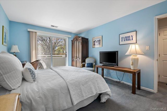 240-30B Oak Park Drive 31B, Douglaston, NY 11362