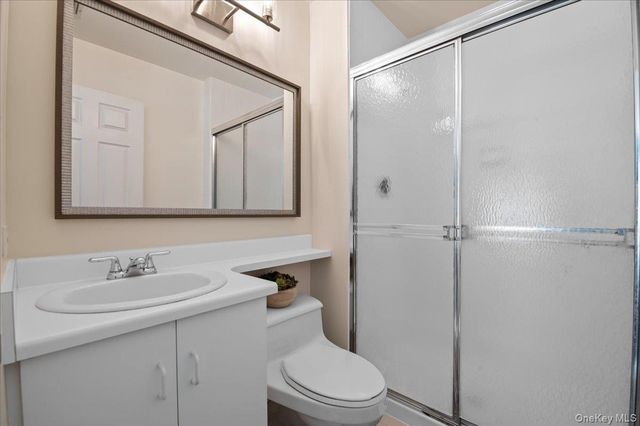 240-30B Oak Park Drive 31B, Douglaston, NY 11362