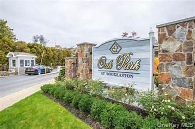 240-30B Oak Park Drive 31B, Douglaston, NY 11362