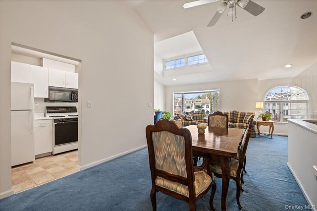 240-30B Oak Park Drive 31B, Douglaston, NY 11362