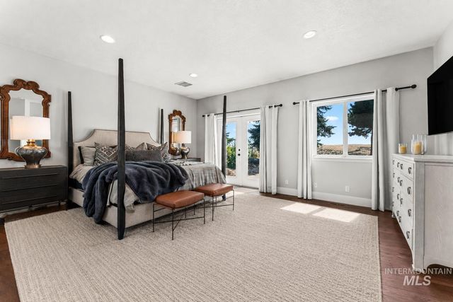 8901 W Bugle Boy Ln, Eagle, ID 83616