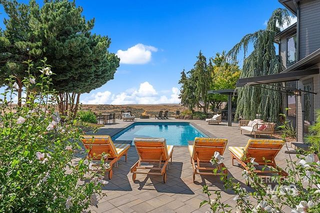 8901 W Bugle Boy Ln, Eagle, ID 83616