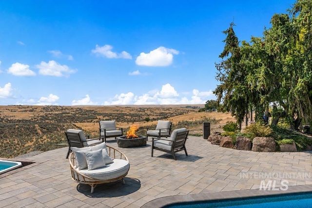 8901 W Bugle Boy Ln, Eagle, ID 83616