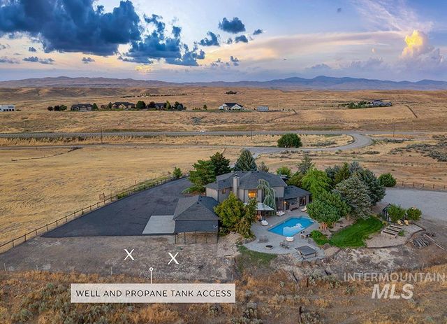 8901 W Bugle Boy Ln, Eagle, ID 83616