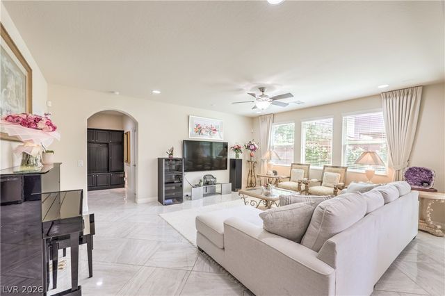 207 Augusta Course Avenue, Las Vegas, NV 89148