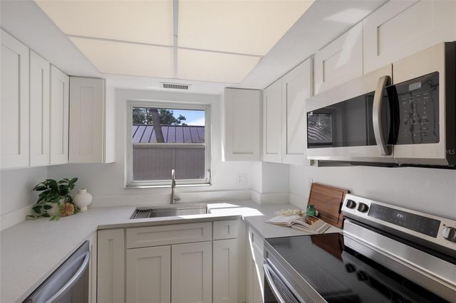 5860 MIDNIGHT PASS ROAD 23, Sarasota, FL 34242