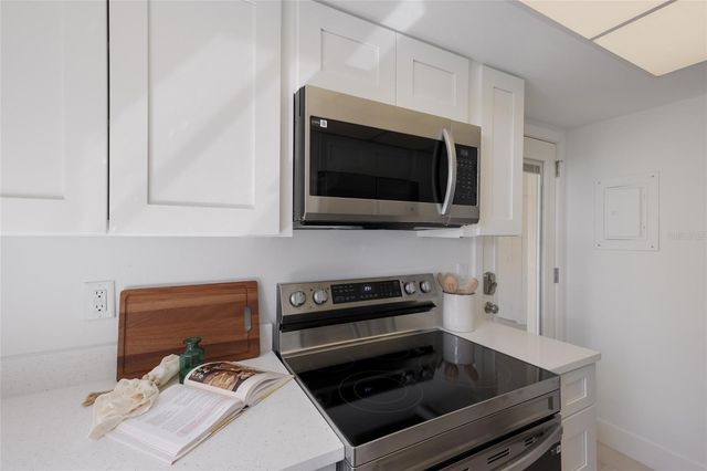 5860 MIDNIGHT PASS ROAD 23, Sarasota, FL 34242