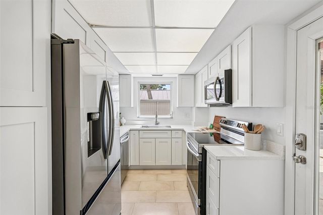 5860 MIDNIGHT PASS ROAD 23, Sarasota, FL 34242