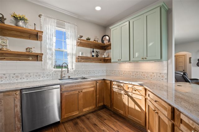 700 Lathem Boulevard, Venus, TX 76084