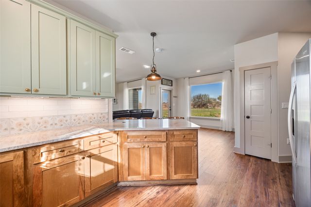 700 Lathem Boulevard, Venus, TX 76084