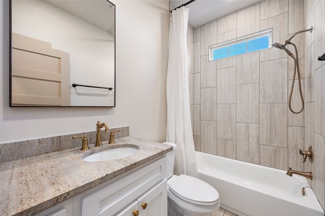 700 Lathem Boulevard, Venus, TX 76084