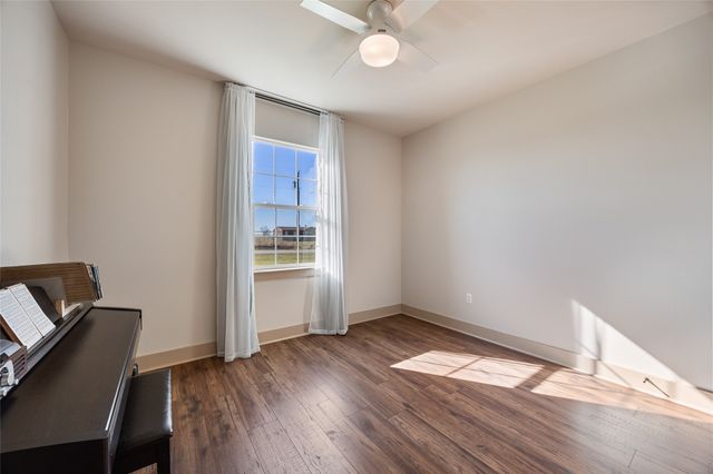 700 Lathem Boulevard, Venus, TX 76084