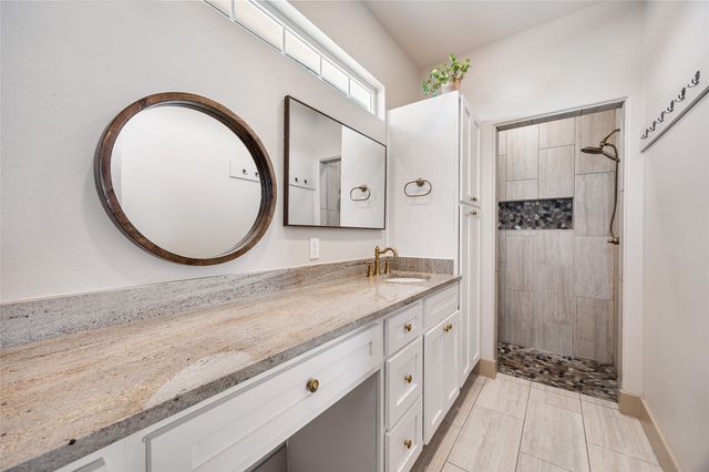 700 Lathem Boulevard, Venus, TX 76084