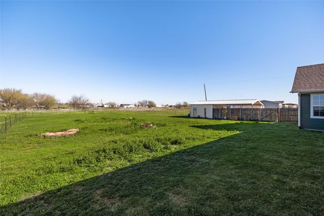 700 Lathem Boulevard, Venus, TX 76084