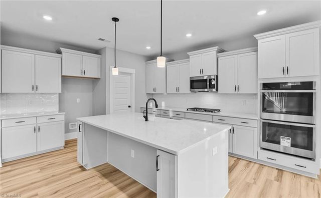 4514 Hanes Lake Drive, Winston-salem, NC 27106