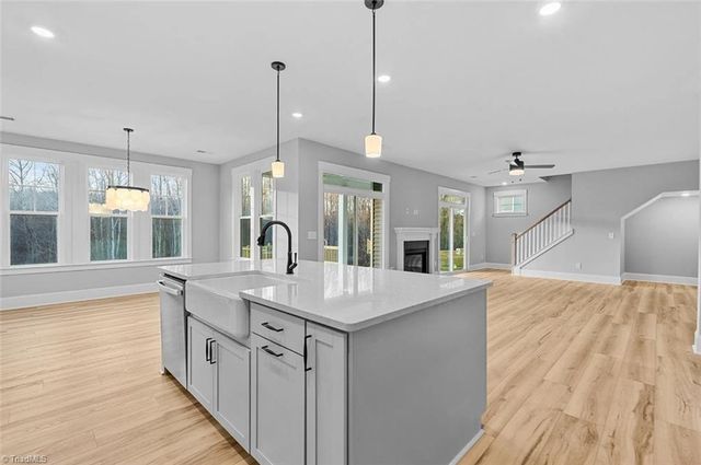 4514 Hanes Lake Drive, Winston-salem, NC 27106