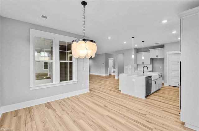 4514 Hanes Lake Drive, Winston-salem, NC 27106