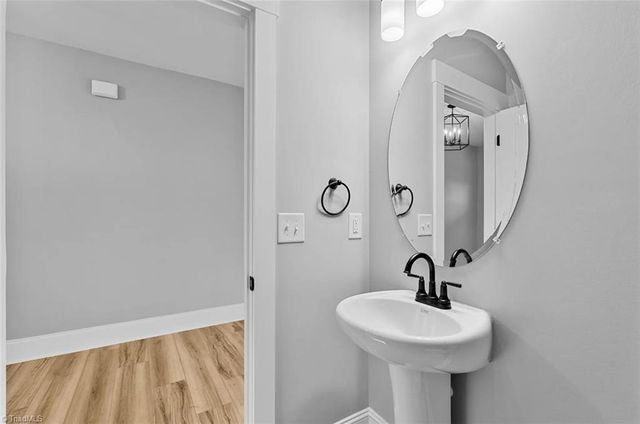 4514 Hanes Lake Drive, Winston-salem, NC 27106