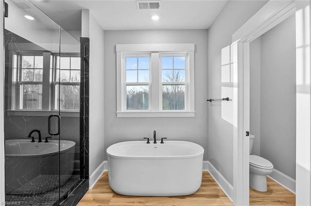 4514 Hanes Lake Drive, Winston-salem, NC 27106