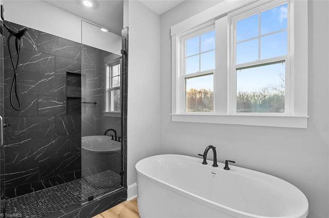 4514 Hanes Lake Drive, Winston-salem, NC 27106