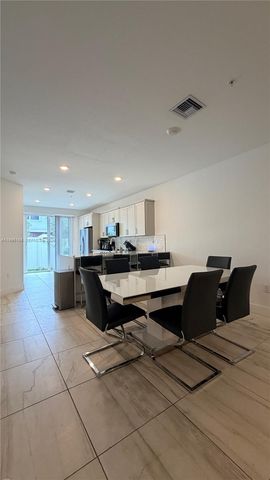 181 SW 170th Ave, Pembroke Pines, FL 33027