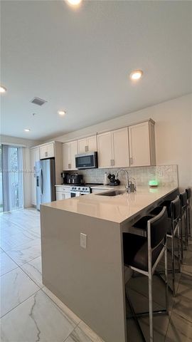 181 SW 170th Ave, Pembroke Pines, FL 33027