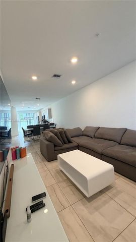 181 SW 170th Ave, Pembroke Pines, FL 33027