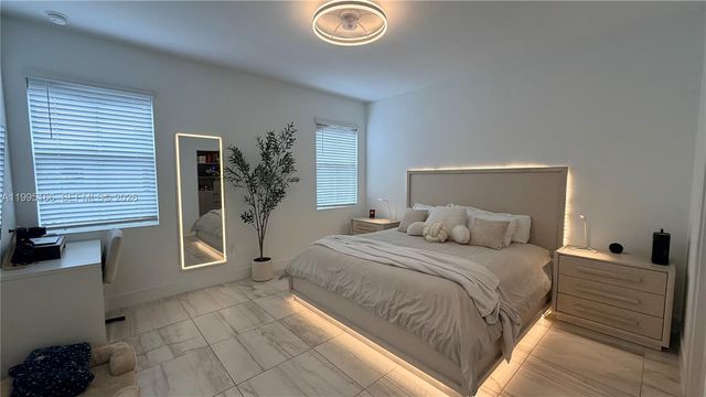 181 SW 170th Ave, Pembroke Pines, FL 33027