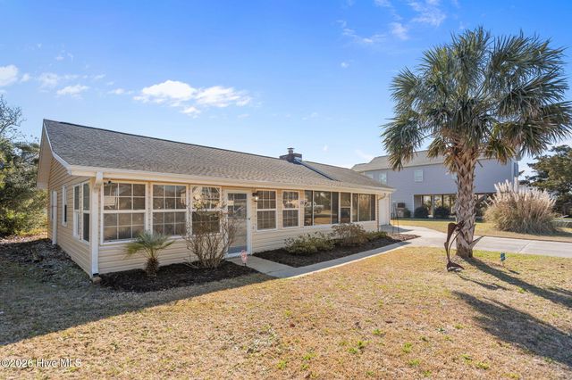 116 SE 55th Street, Oak Island, NC 28465