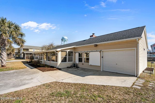 116 SE 55th Street, Oak Island, NC 28465