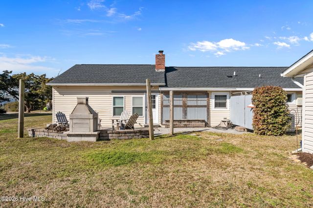 116 SE 55th Street, Oak Island, NC 28465