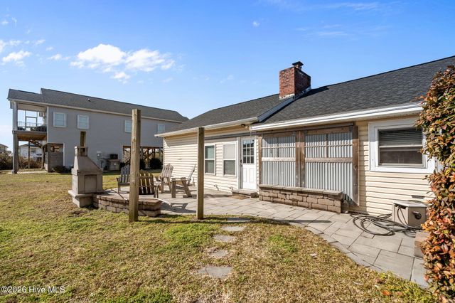 116 SE 55th Street, Oak Island, NC 28465