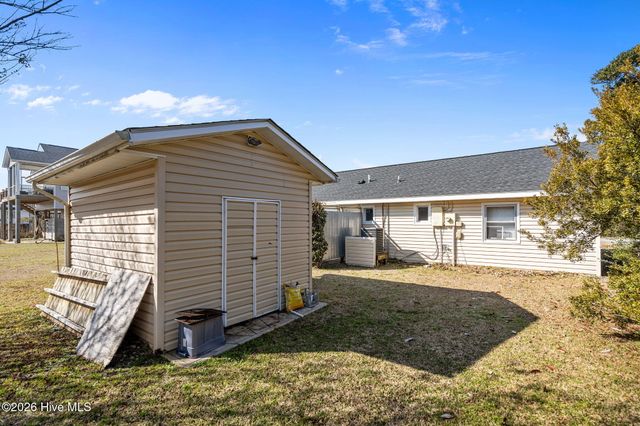 116 SE 55th Street, Oak Island, NC 28465