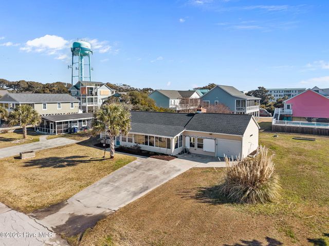 116 SE 55th Street, Oak Island, NC 28465