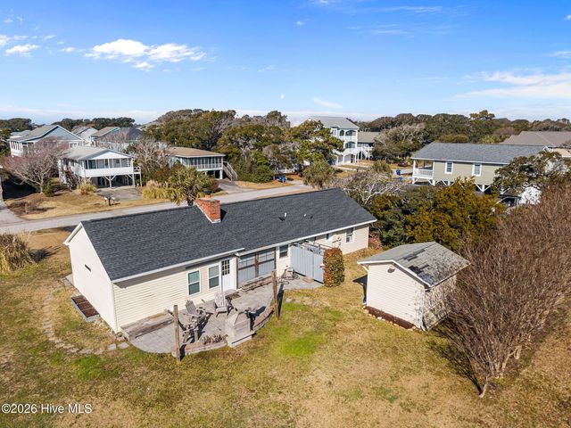 116 SE 55th Street, Oak Island, NC 28465