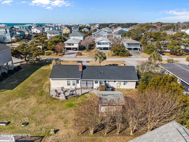 116 SE 55th Street, Oak Island, NC 28465