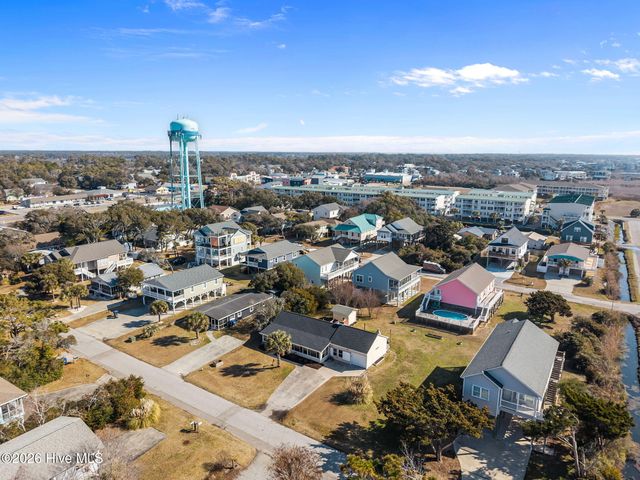 116 SE 55th Street, Oak Island, NC 28465